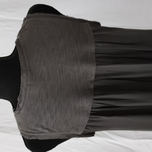 Gap gray sleeveless flowy scoop neck top Sz S Gorgeous design - Picture 7 of 10